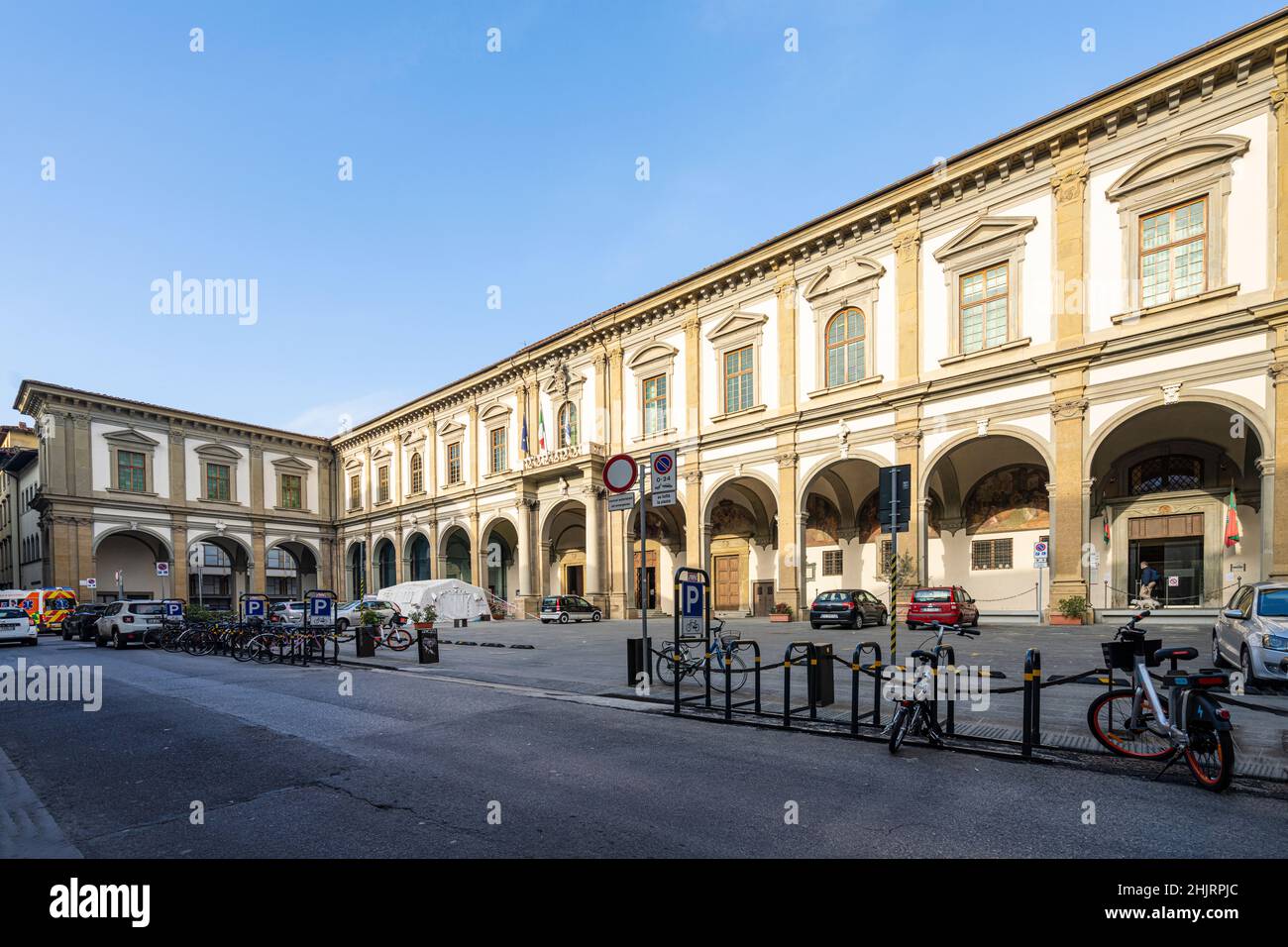 Firenze, Italia. Gennaio 2022. La facciata esterna dell'Ospedale Santa Maria Nuova nel centro storico della città Foto Stock