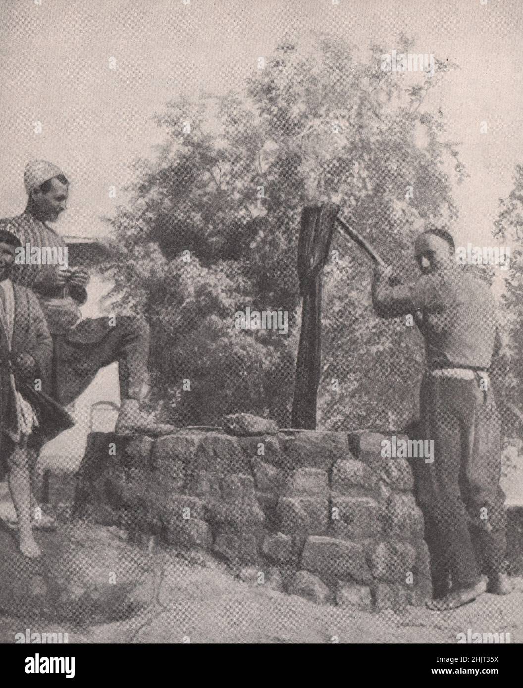 Primitiva tintura nativa lavora vicino Aleppo. Siria. Levant (1923) Foto Stock