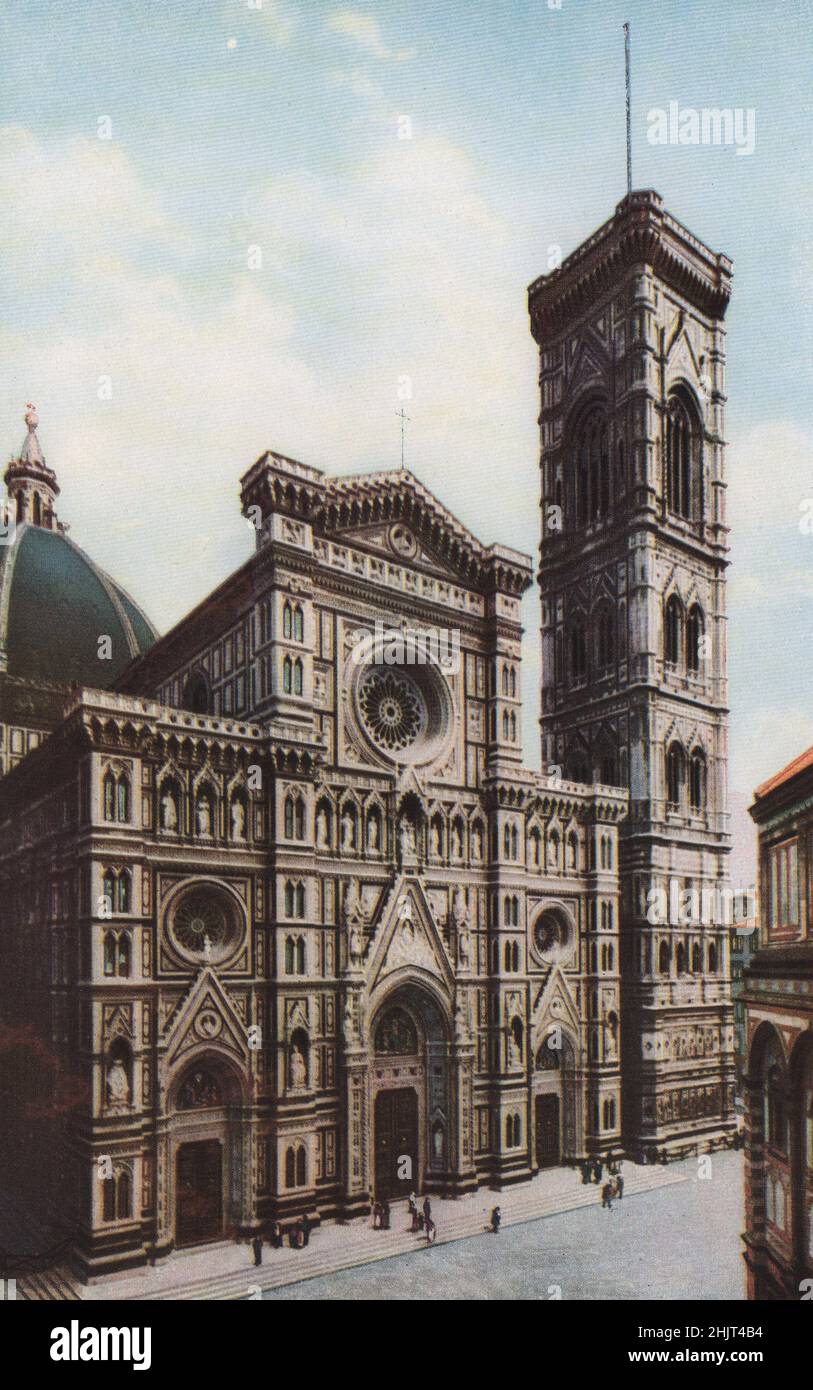 La facciata in marmo della cattedrale di Firenze fu terminata nel 1887, ma gran parte del resto risale al 11th secolo. Italia. Toscana (1923) Foto Stock