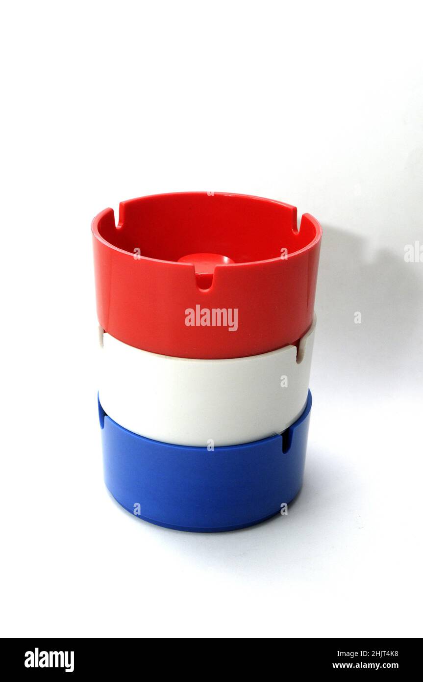 posacenere vintage rosso, blu, bianco Foto Stock