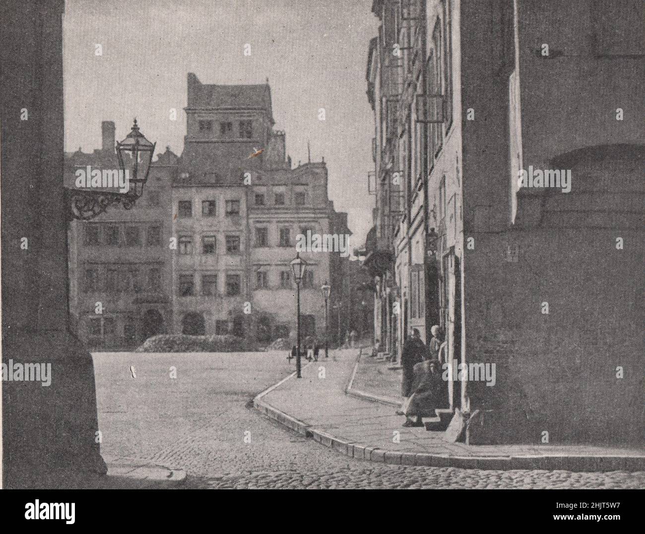 Angolo tranquillo del mercato nel centro storico. Polonia. Varsavia (1923) Foto Stock