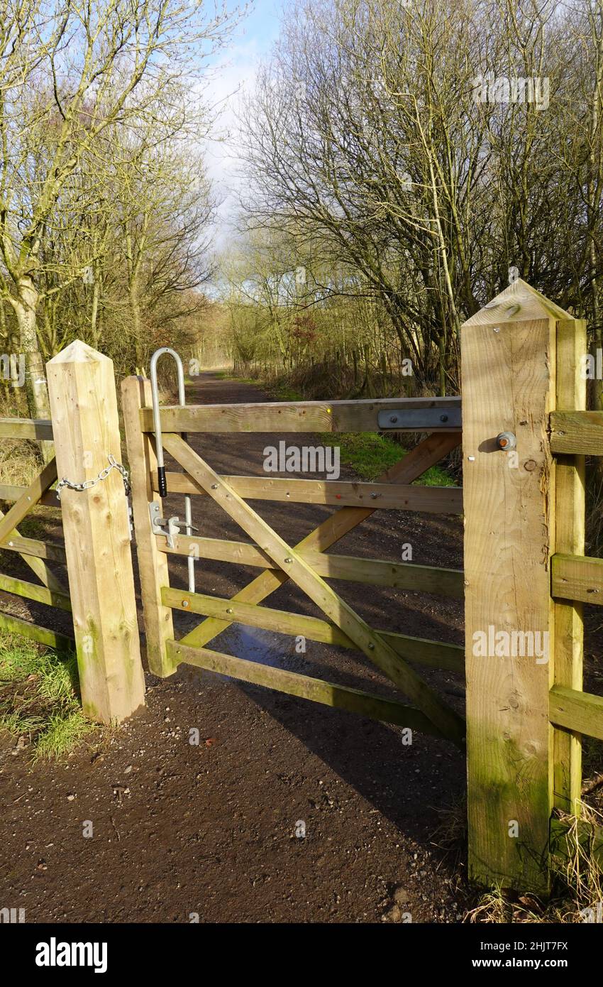 Il Sentiero Sett Valley, che corre tra New Mills e Hayfield, Derbyshire, dove c'era stata una pista ferroviaria fino al taglio Beeching. Foto Stock