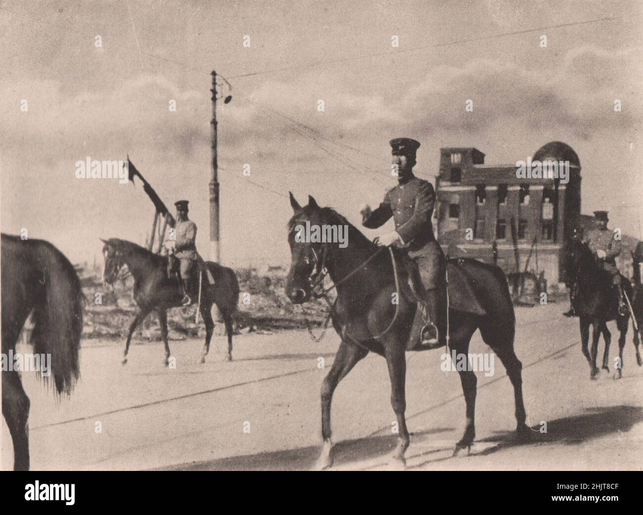 Giappone terremoto 1923: Il Principe Reggente facendo un giro di visite attraverso la zona devastata (settembre 15, 1923) Foto Stock