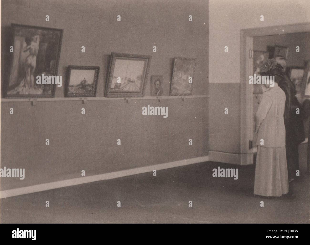 Giappone terremoto 1923: H.M. l'imperatrice in visita alla mostra d'arte belga tenuta in aiuto dei fondi di soccorso dopo il disastro Foto Stock
