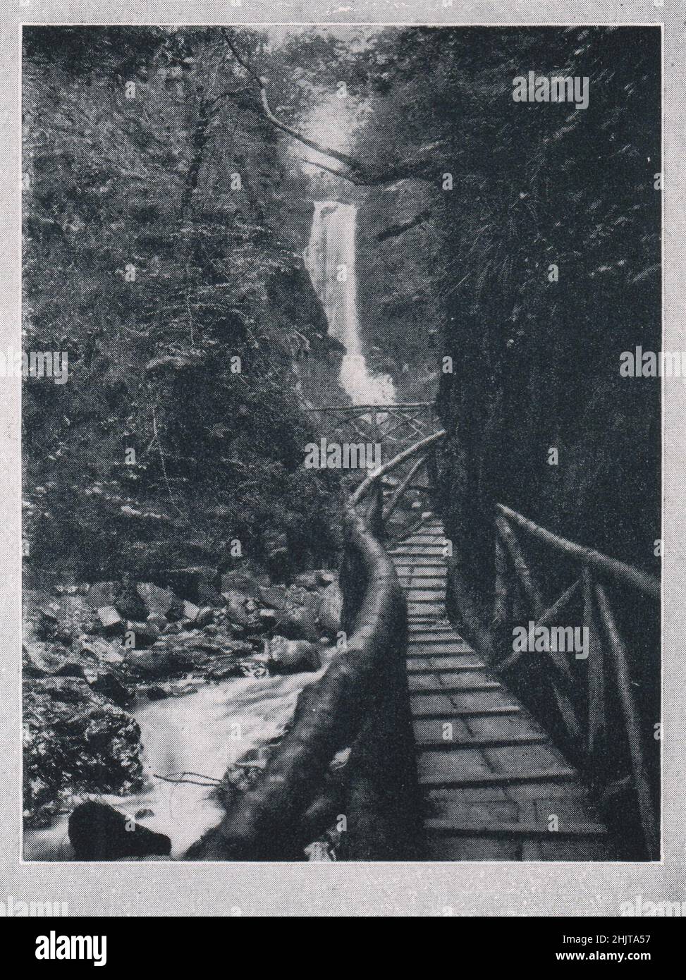 ESS-na-Larach, Glenareff. Contea di Antrim (1913) Foto Stock