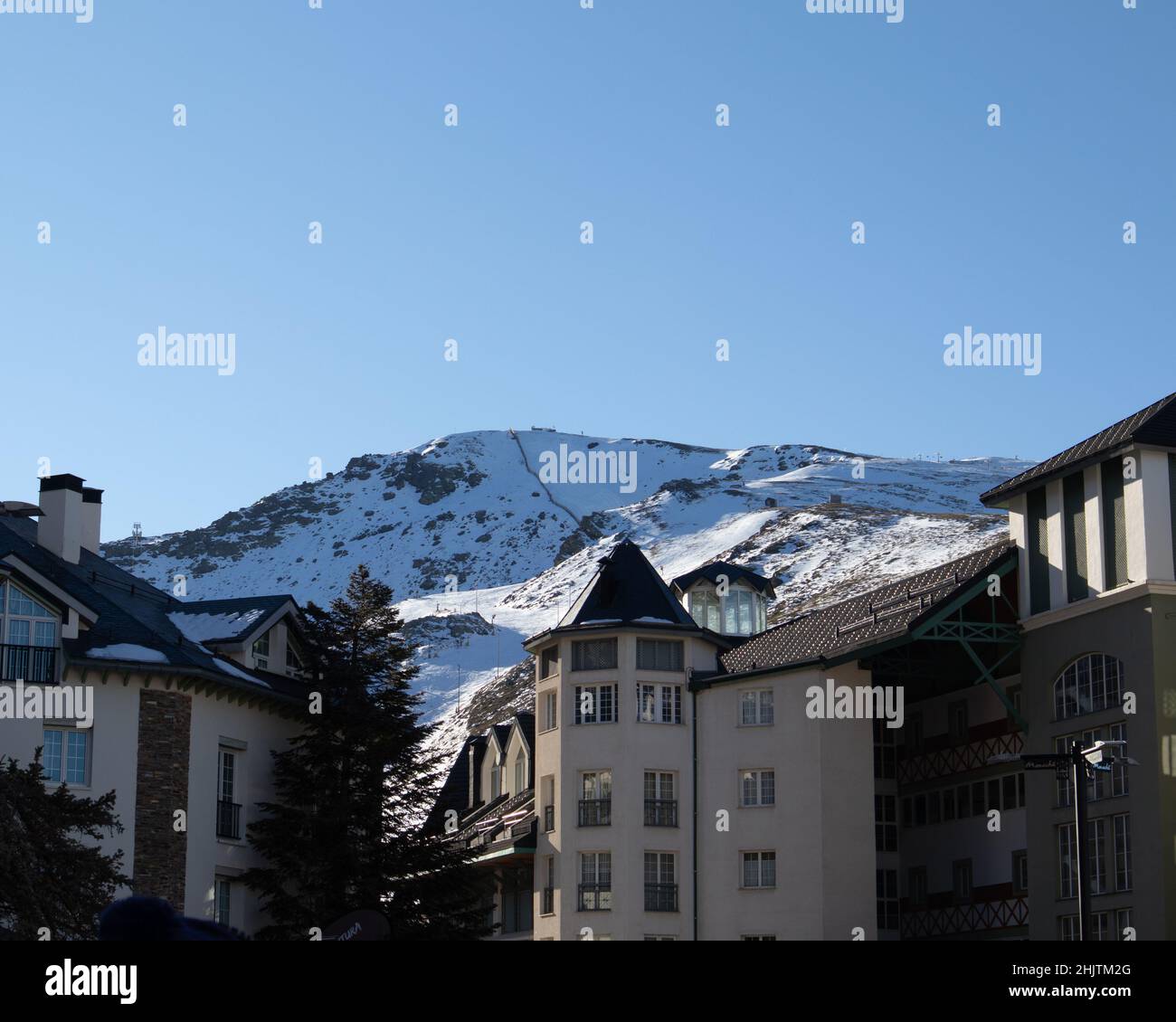 Area sciistica in Sierra Nevada, Granada, Spagna. Lo sfondo con spazio copia Foto Stock