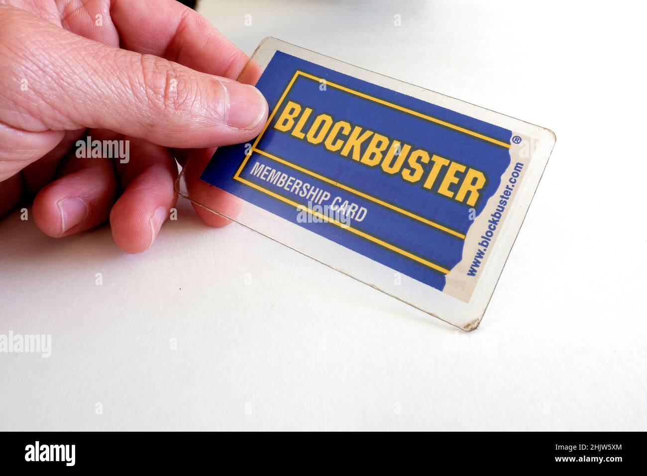 Tessera di iscrizione di circa 2003 per Blockbuster Video, utilizzata per il noleggio di home video (VHS, Betamax, LaserDisc, DVD, Blu-ray); noleggio video. Foto Stock