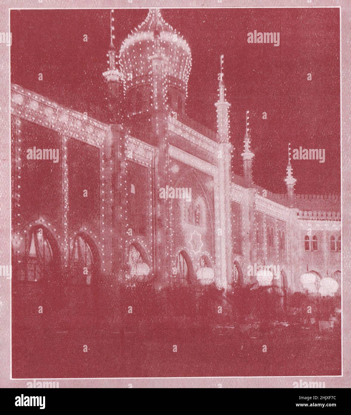 Un'altra vista del Tivoli di notte. Danimarca (1925) Foto Stock