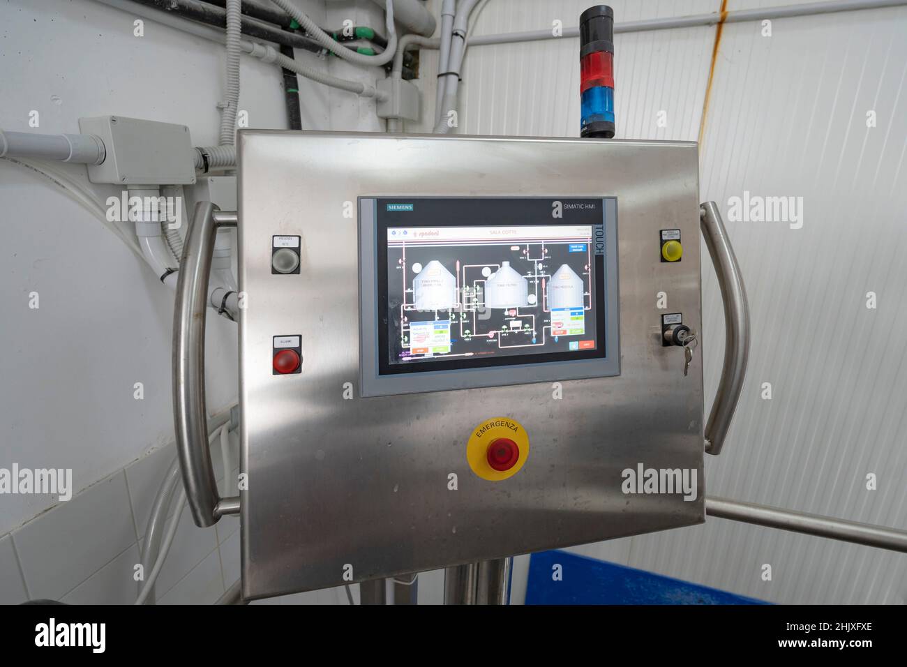 Laboratorio di birra artigianale, interni, Serrapetrona, Marche, Italia, Europa Foto Stock