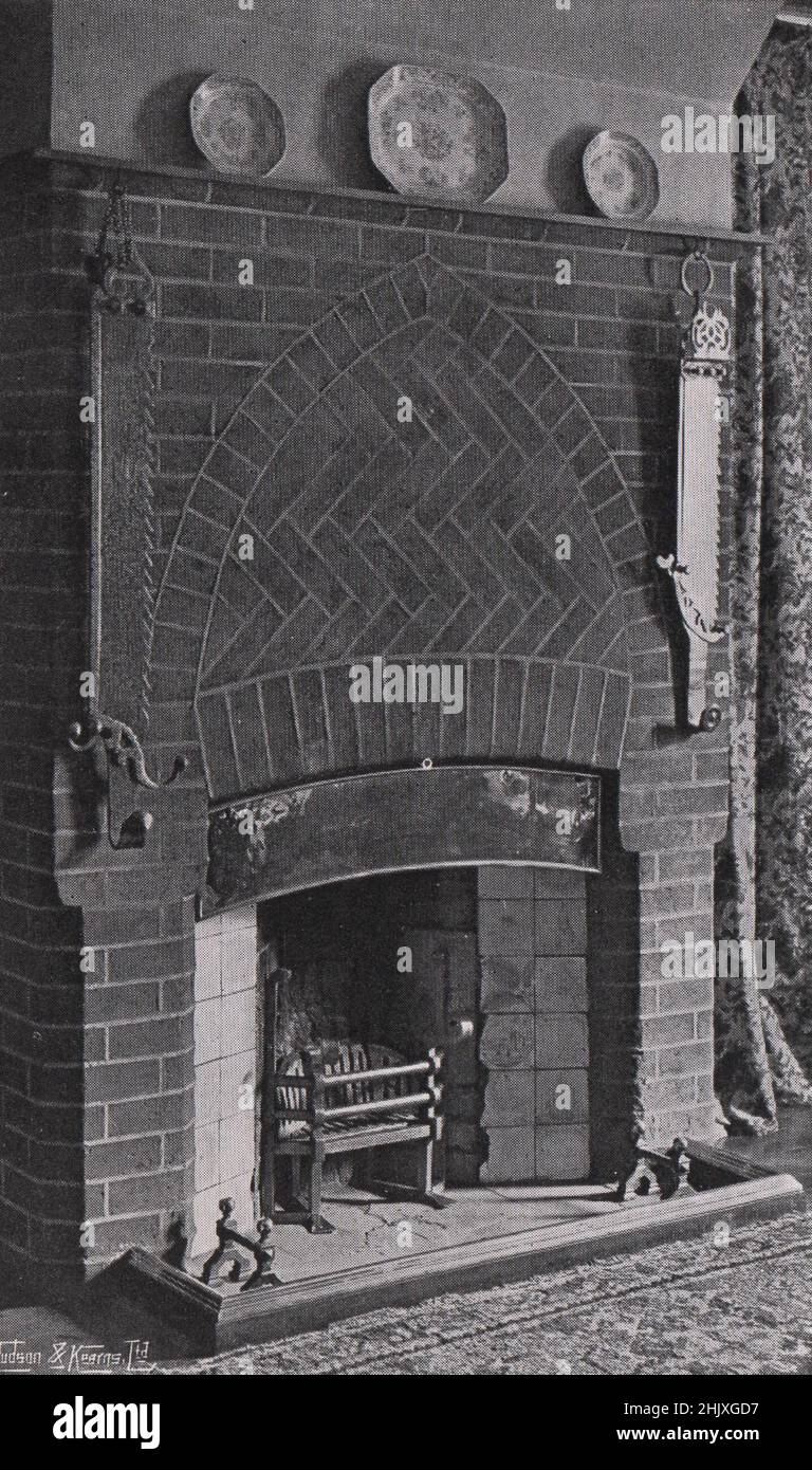 Sala da pranzo con caminetto. Londra. The Red House, Upton, Kent. - Progettato da Philip Webb (1922) Foto Stock