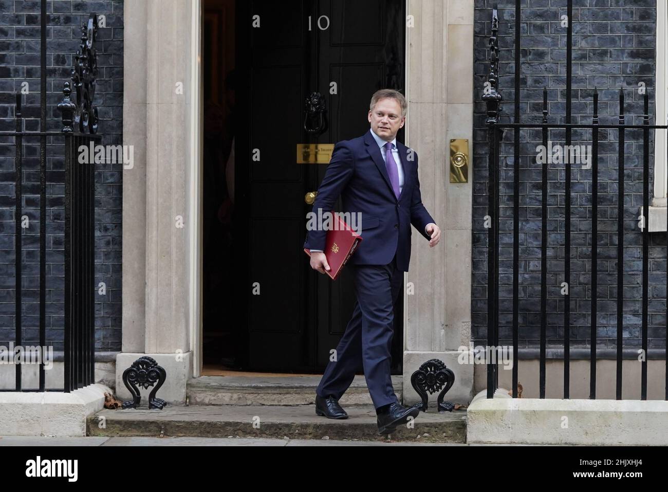 Il Segretario dei Trasporti Grant Shapps lascia il 10 Downing Street, Londra, dopo la riunione settimanale del Gabinetto del governo. Data immagine: Martedì 1 febbraio 2022. Foto Stock