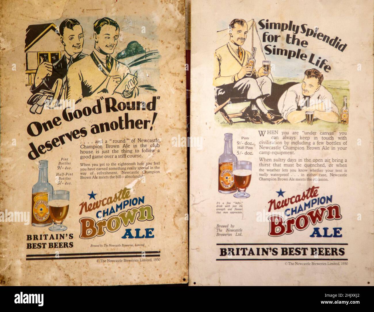 Insegne pubblicitarie vintage per il campione di Newcastle Brown Ale, UK 1930 Foto Stock