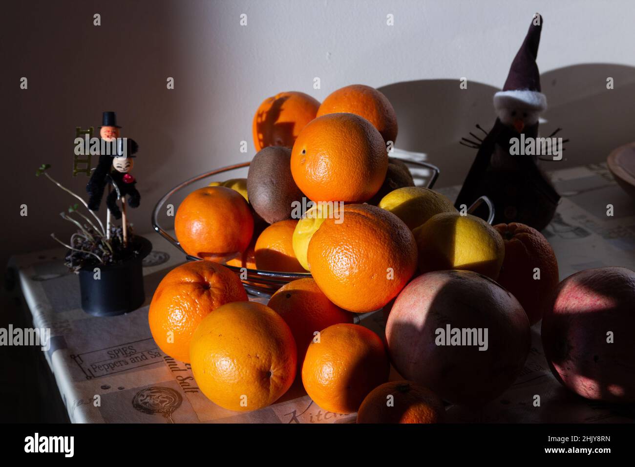 ancora vita con arance e limoni. Foto di alta qualità Foto Stock