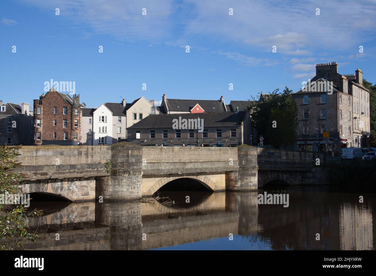 Viste lungo la riva a Leith, Edimburgo, Scozia nel Regno Unito Foto Stock