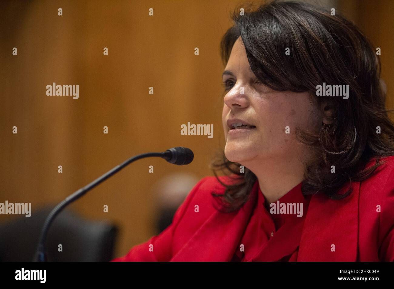 Washington, Stati Uniti. 01st Feb 2022. Nani Coloretti, dalla California, parla ad un'audizione del Senato Homeland Security and Governal Affairs Committee che la nomina come Vice Direttore dell'Ufficio di Gestione e bilancio presso il Campidoglio degli Stati Uniti a Washington, DC martedì 1 febbraio 2022. Foto di Bonnie Cash/UPI. Credit: UPI/Alamy Live News Foto Stock