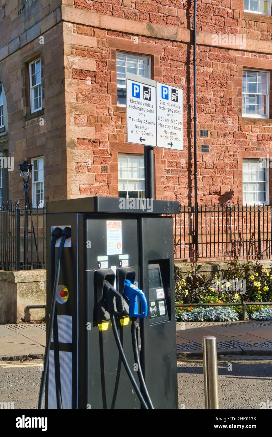 Stazioni di ricarica per veicoli elettrici a Dunbar, East Lothian, Scozia. REGNO UNITO Foto Stock