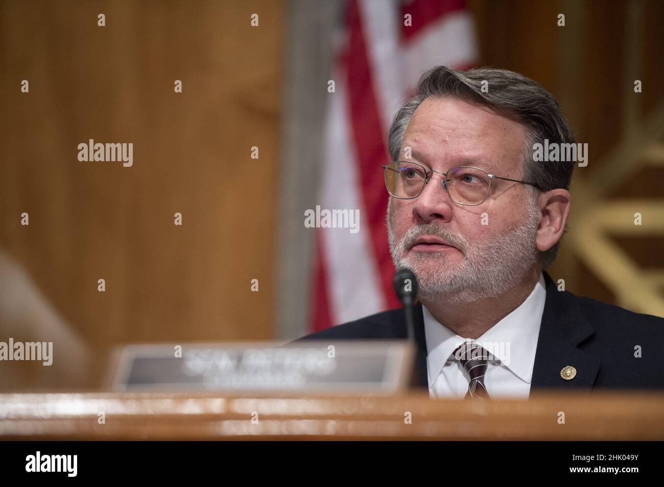 Washington, Stati Uniti. 01st Feb 2022. Presidente della Commissione per la sicurezza e gli affari governativi del Senato, Sen. Gary Peters, D-MI, .interverrà in un'audizione per esaminare le nomine di Shalanda D. Young, della Louisiana, da direttore e Nani Coloretti, della California, Essere Vice Direttore dell'Ufficio di Gestione e bilancio presso il Campidoglio degli Stati Uniti. A Washington, DC martedì 1 febbraio 2022. Foto di Bonnie Cash/UPI. Credit: UPI/Alamy Live News Foto Stock