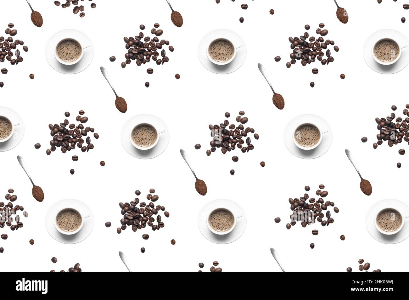 Modello di tazza di caffè e chicchi di caffè su sfondo bianco. Vista dall'alto. Foto Stock