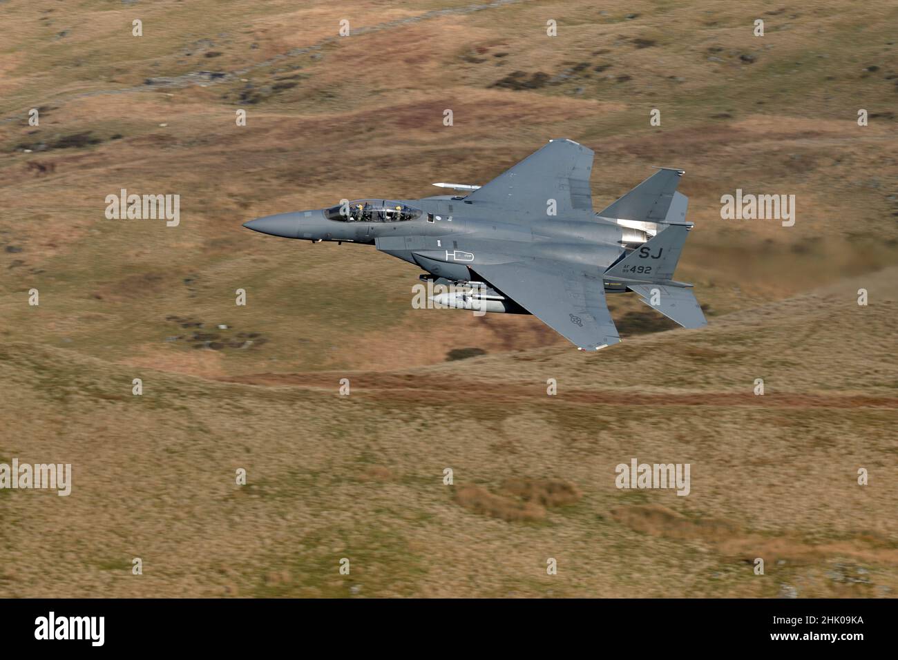 McDonnell Douglas F-15E Strike Eagle, addestramento di volo di basso livello in Galles, LFA7 Mach Loop Foto Stock