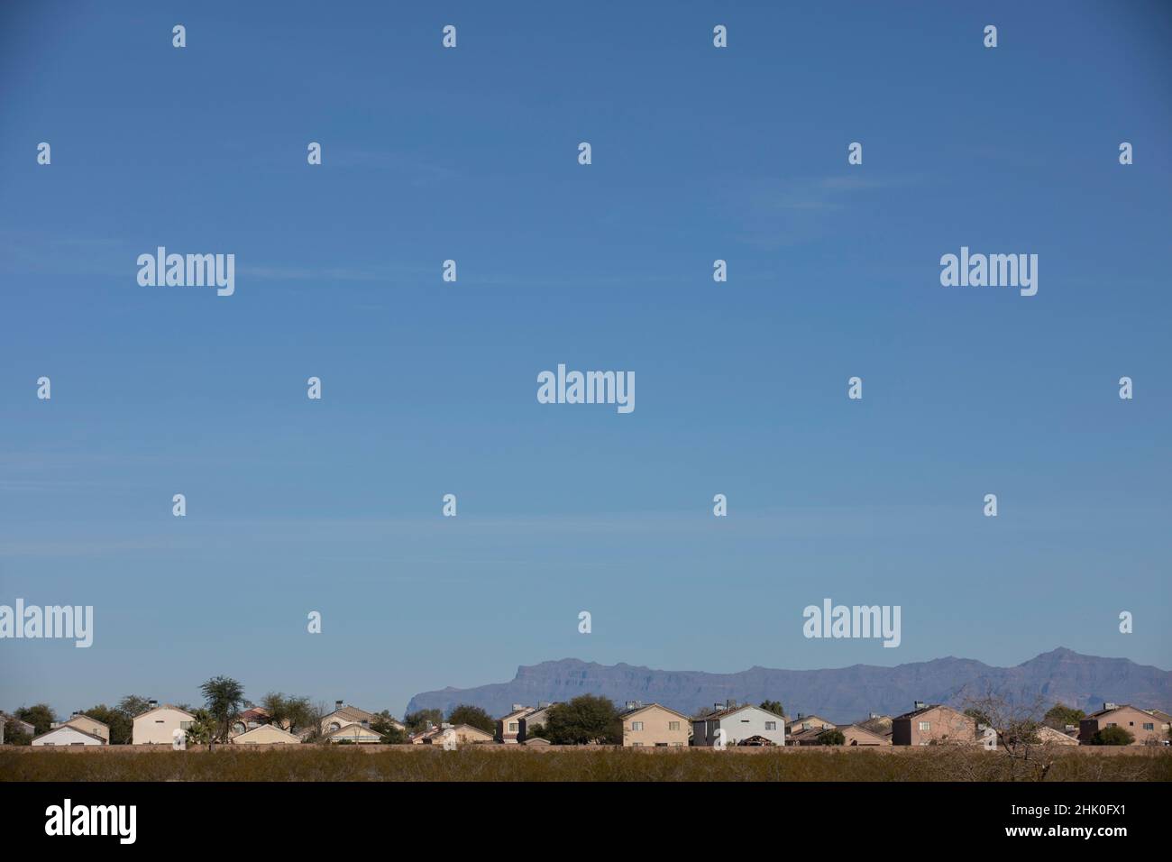 Vista diurna della distesa suburbana della città di San Tan Valley, Arizona, USA. Foto Stock