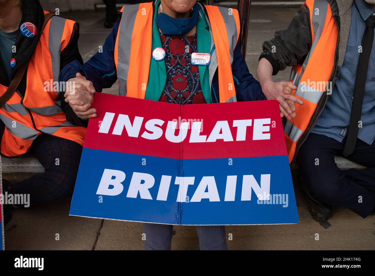 Londra, Inghilterra, Regno Unito 1 febbraio 2022 Nineteen insulate gli imputati britannici sono stati processati presso le corti reali di giustizia accusati di infrangere un'ingiunzione, i diciannove erano Rev sue Parfitt, Ruth Jarman, Paul Sheeky, Biff Whipster, Dr Diana Warner, Stephen Gower, Theresa Norton, Christian Rowe, Ellie Litten, Arne Springorum, Gabriella Ditton, Indigo Rumlow, Jessica Causby, Liam Norton e Stephanie Aylett. Alla fine della pausa pranzo il dottor Diana Warner, Ellie Litten, Theresa Norton e Stephen Pritchard hanno incollato le mani e hanno sfidato la Corte Suprema omettendo di ritornare all'udienza Foto Stock