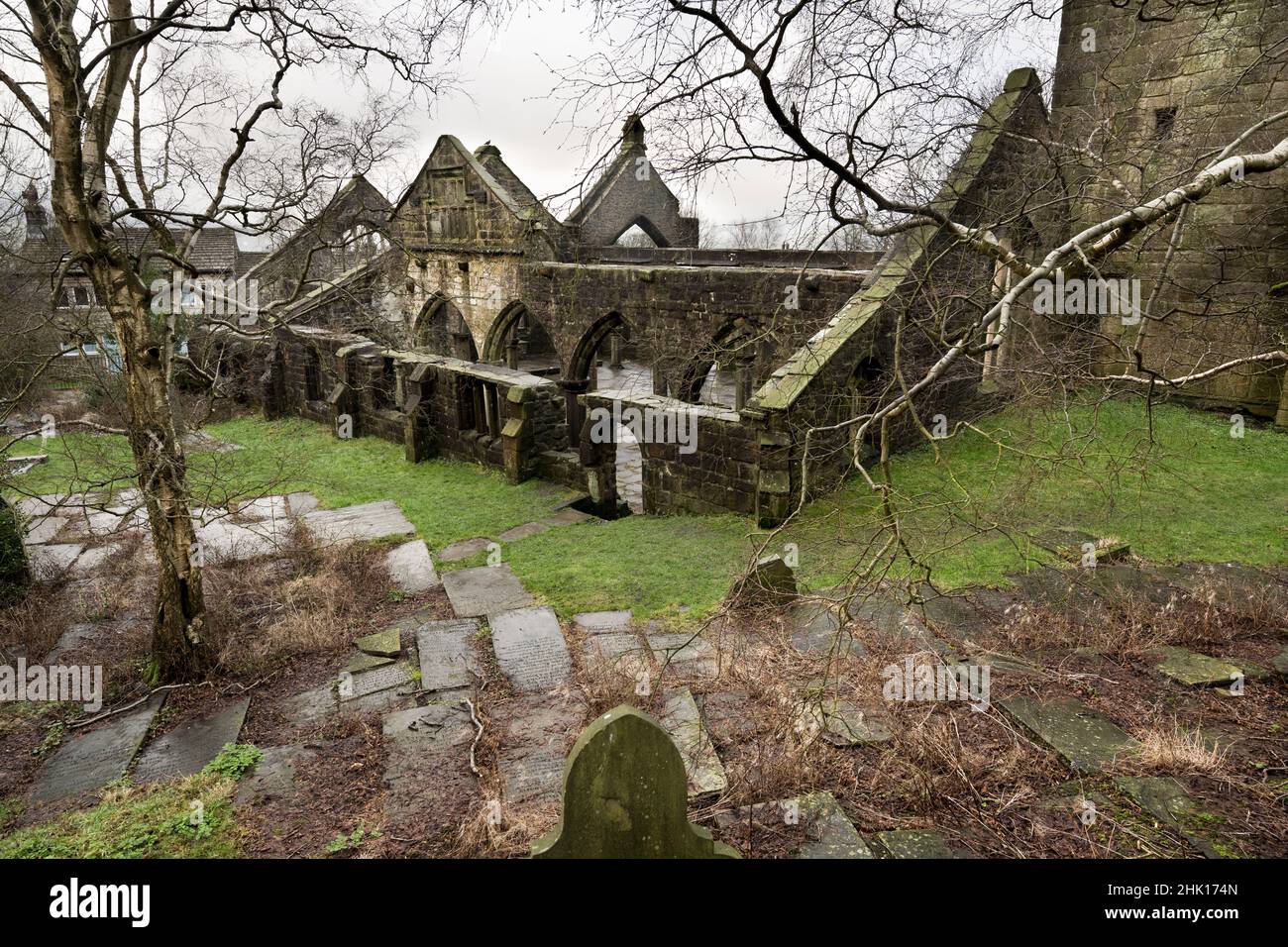 Le rovine della chiesa di San Tommaso à Becket, danneggiato in una tempesta nel 1847, Heptonstall, West Yorkshire. Foto Stock