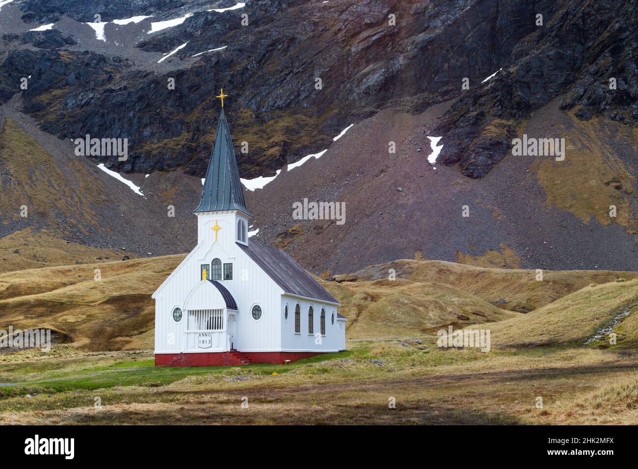 Oceano meridionale, Georgia meridionale, King Edward Cove, Grytviken, stazione di caccia alle balene di Grytviken. Foto della chiesa costruita per i lavoratori della sta Foto Stock