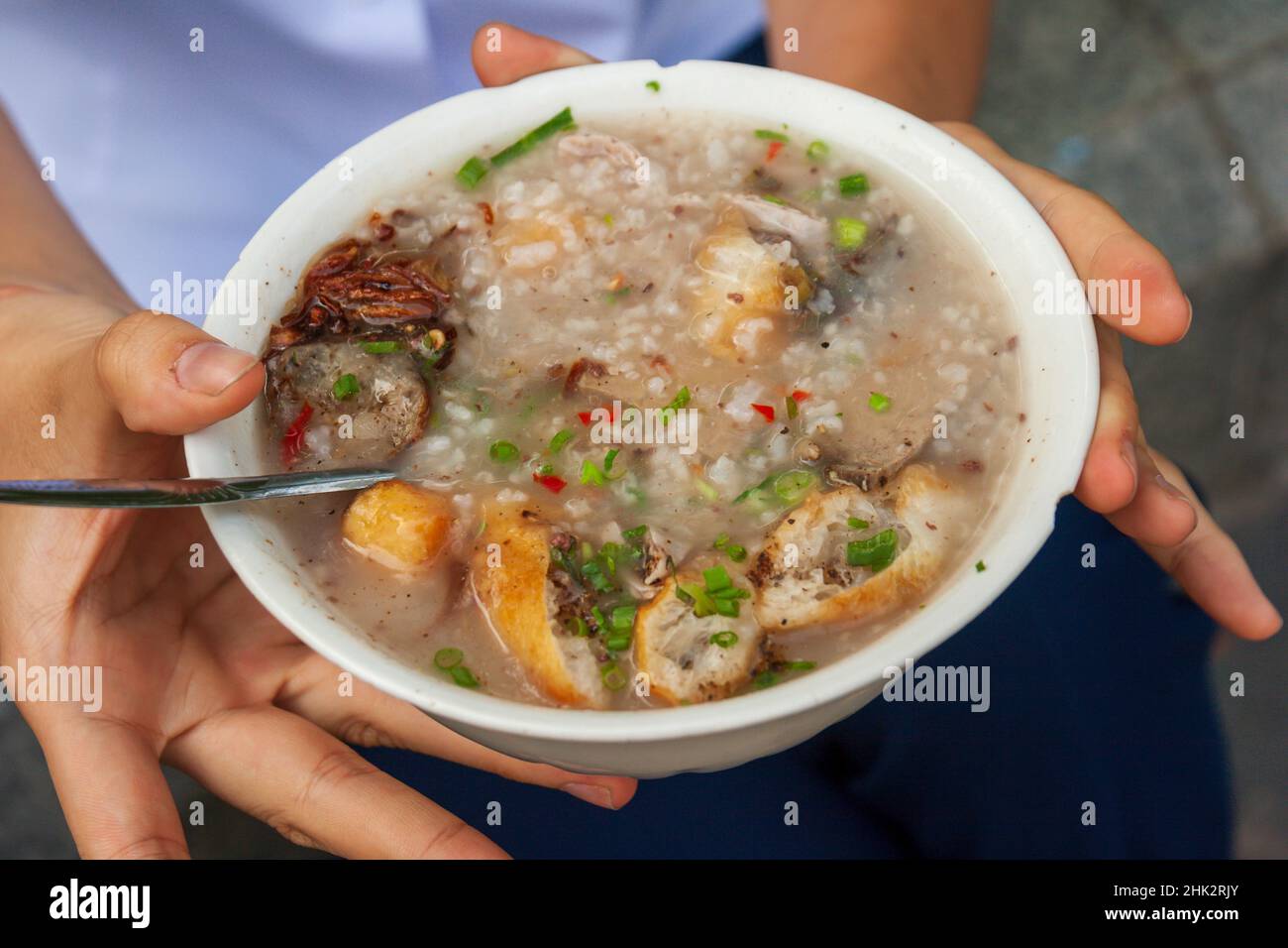 Zuppa vietnamita, Ho Chi Minh City (precedentemente Saigon), la più grande città in Vietnam Vietnam del sud, sud-est asiatico Foto Stock