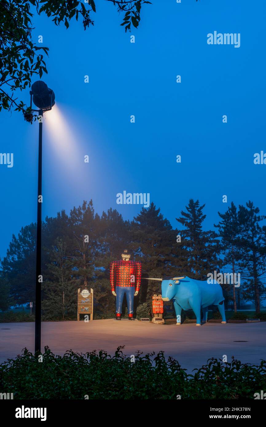 USA, Minnesota, Bemidji. Paul Bunyan e Babe The Blue Ox. (Solo per uso editoriale) Foto Stock