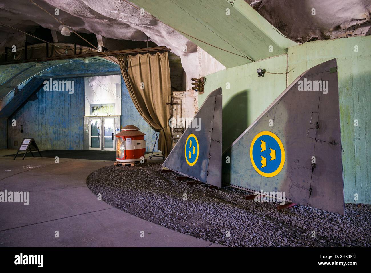 Svezia, Vastragotland e Bohuslan, Gothenburg, l'Aeroseum, ex base di caccia a getto sotterranea costruita durante la Guerra fredda sotto la roccia, jet fighter wi Foto Stock