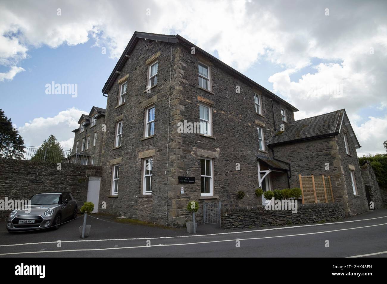 l'ex hotel vittoriano, che ospita il distretto del lago di sawrey, cumbria, inghilterra, regno unito Foto Stock