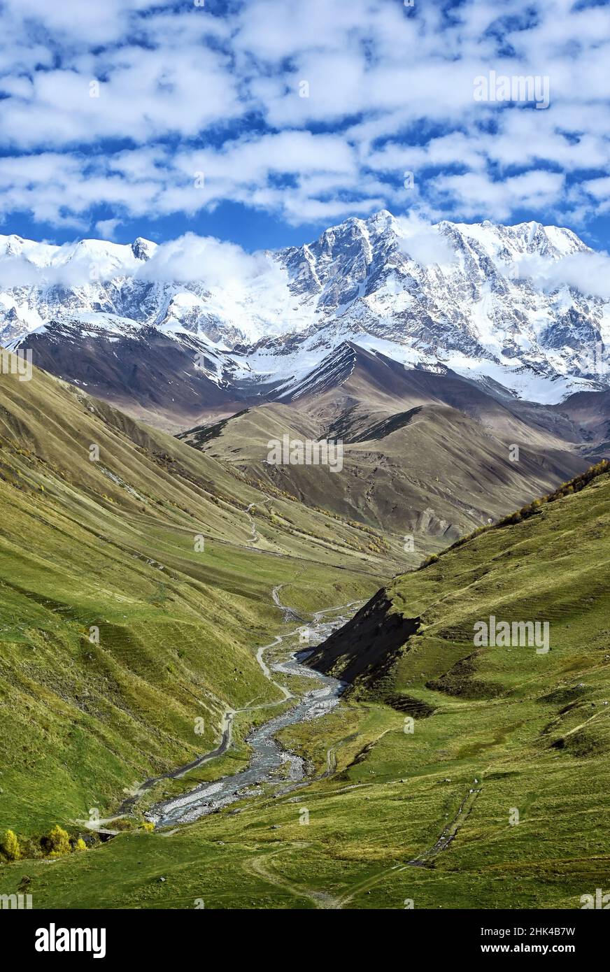 Ghiacciaio di Shkhara e valle del fiume Inguri, Svaneti, Georgia Svaneti, Georgia Foto Stock