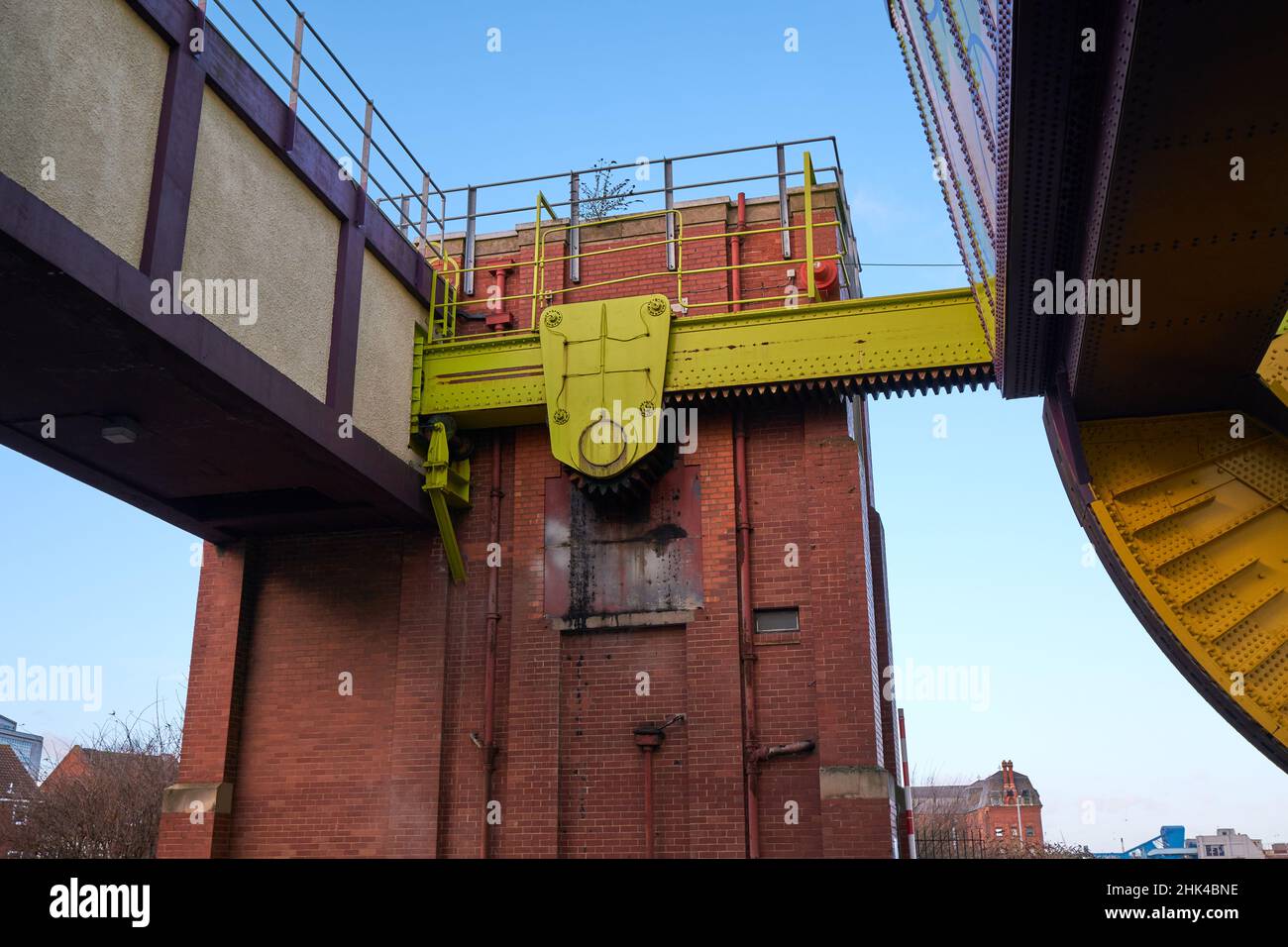 Ponte sollevatore meccanico in vecchio stile a Hull, Regno Unito Foto Stock