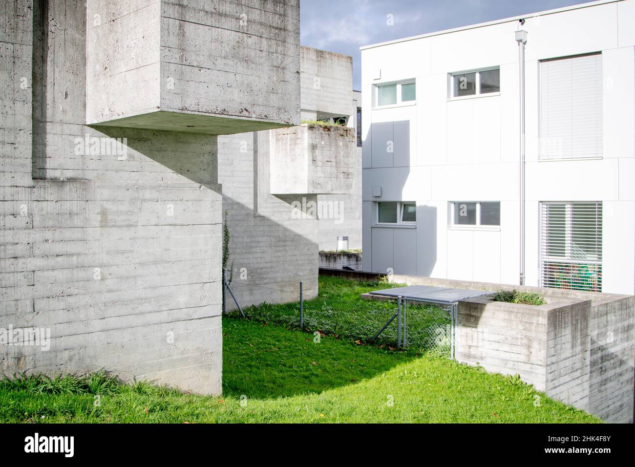 L'Università di San Gallo. Una delle più importanti università del mondo nel campo della finanza e dell'economia, sta ora espandendo il campus per poter ospitare 3000 studenti in più. Prima dell'espansione, il campus è costituito da un edificio principale brutale di Walter M. Förderer, Rolf Georg otto e Hans Zwimpfer degli anni Sessanta, nonché dalla biblioteca e dal centro di formazione permanente progettati da Bruno Gerosa alcuni decenni dopo Foto Stock