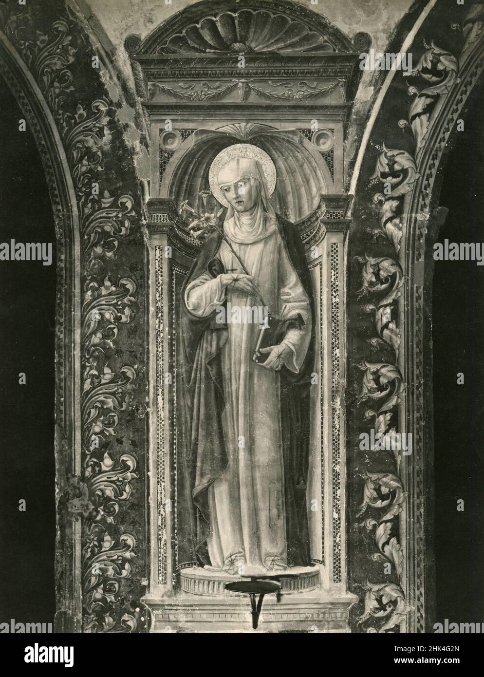 Santa Caterina, fresco presso il Municipio di Siena, dell'artista italiano Lorenzo di Pietro AKA Vecchietta, Italia 1930s Foto Stock