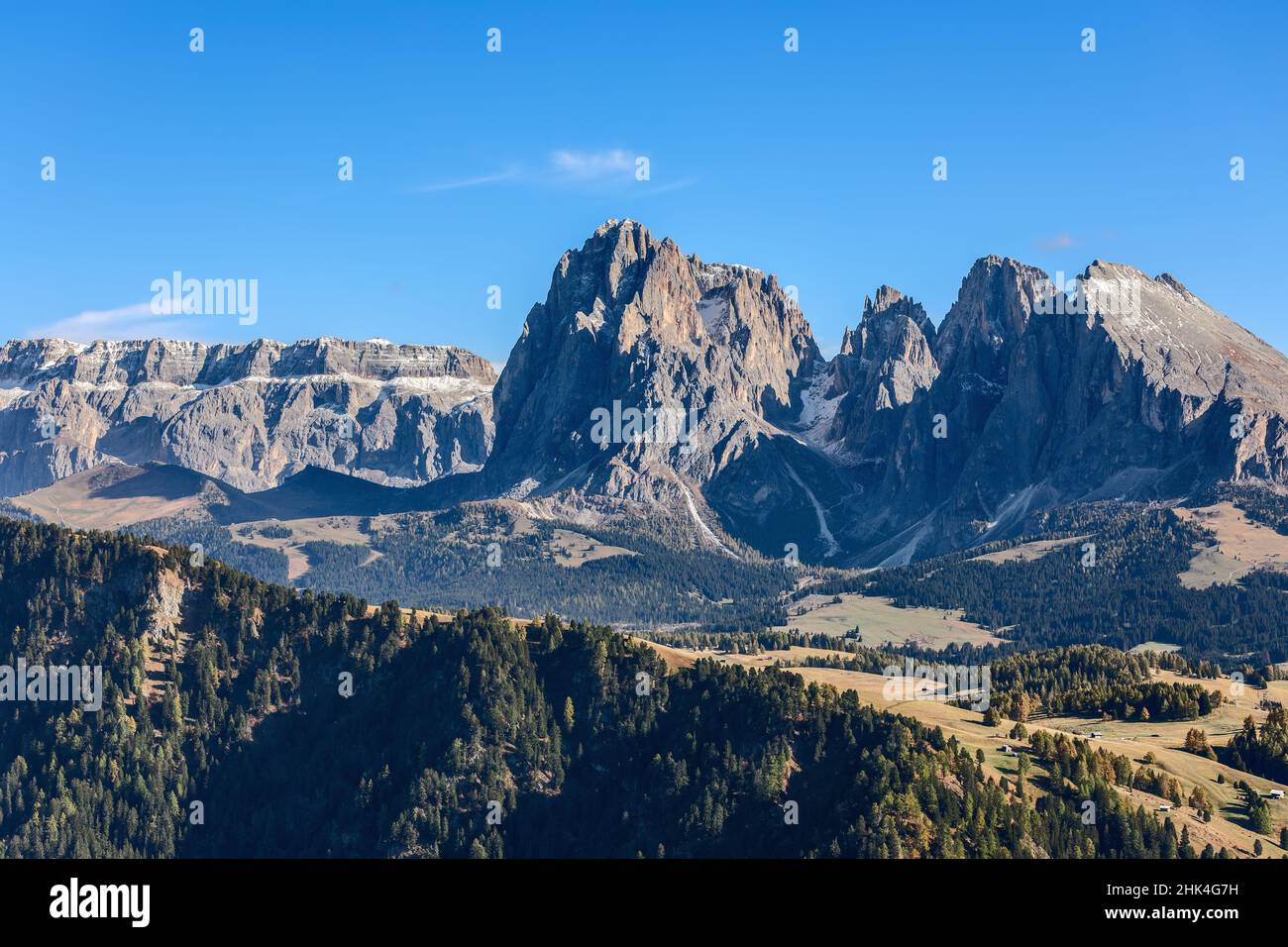 Sassolungo e Sassopiatto del gruppo Langkofel. Alpe di Siusi, Alto Adige, Italia. Foto Stock