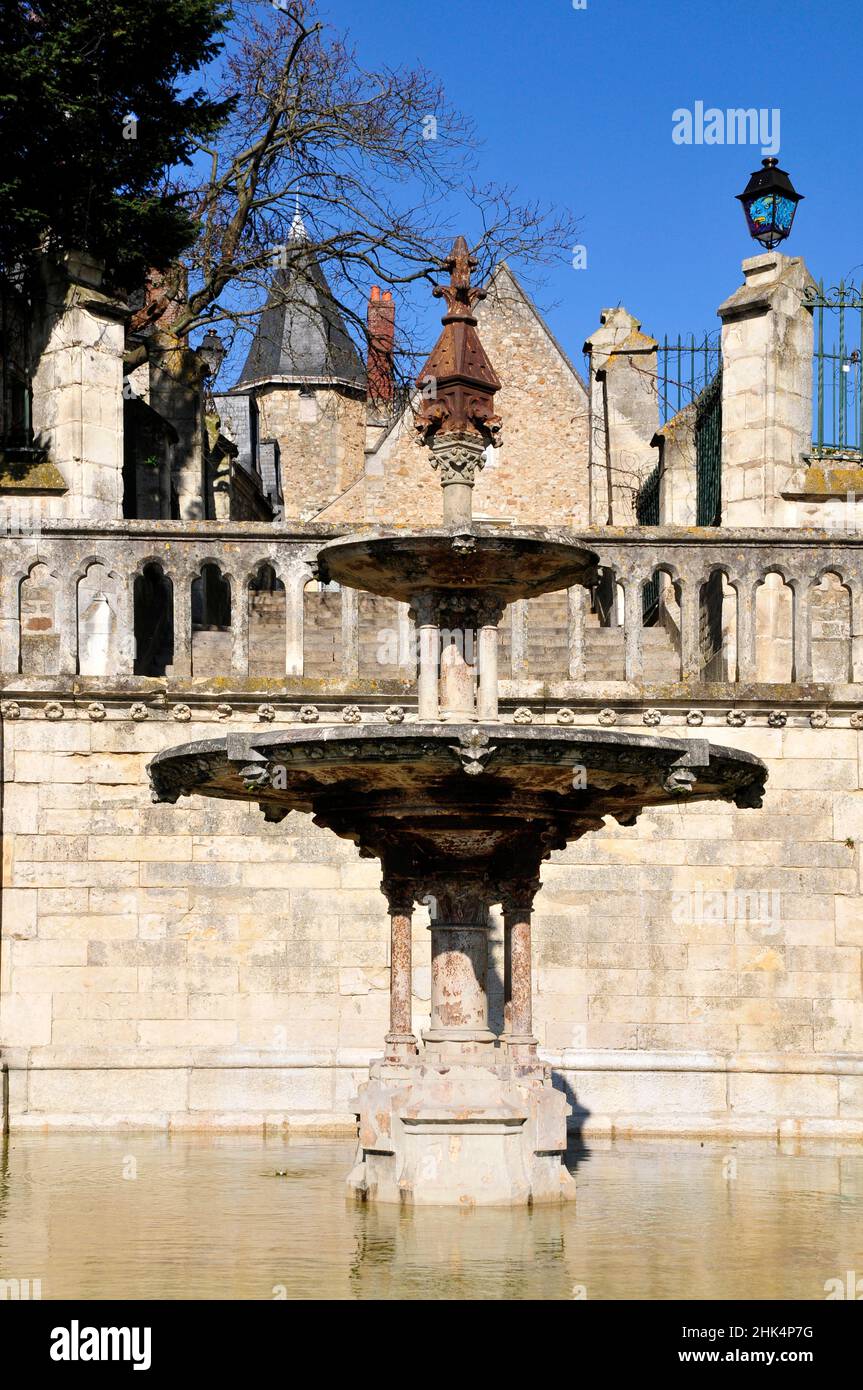 Fontana “ le jet d’eau” a le Mans della regione Pays de la Loire nel nord-ovest della Francia Foto Stock