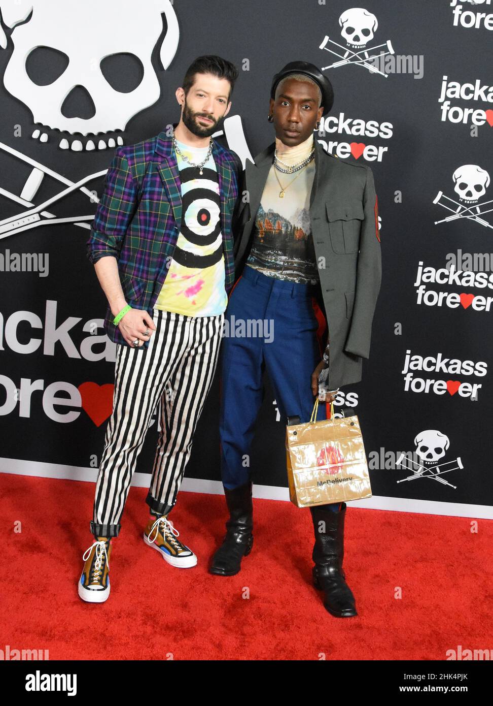 Los Angeles, California, USA 1st Febbraio 2022 (L-R) attore RJ Aguiar e modello Braxton J. Holme partecipare Paramount Pictures 'Jackass Forever' US Premiere al TCL Chinese Theatre il 1 Febbraio 2022 a Los Angeles, California, USA. Foto di Barry King/Alamy Live News Foto Stock