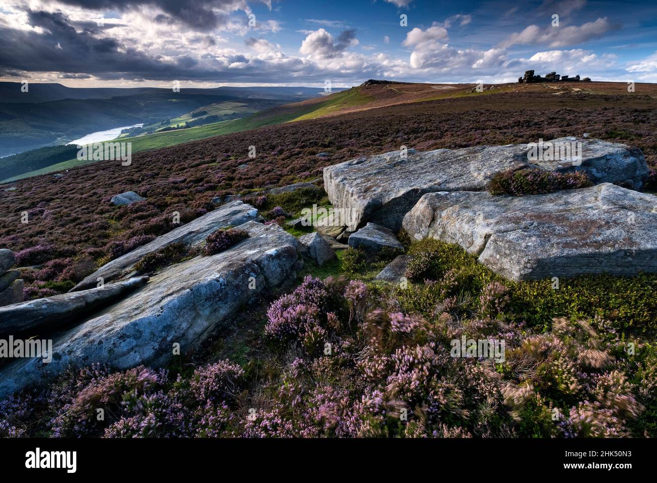 The Wheelstones and White Tor, Derwent Edge, Peak District National Park, Derbyshire, Inghilterra, Regno Unito, Europa Foto Stock