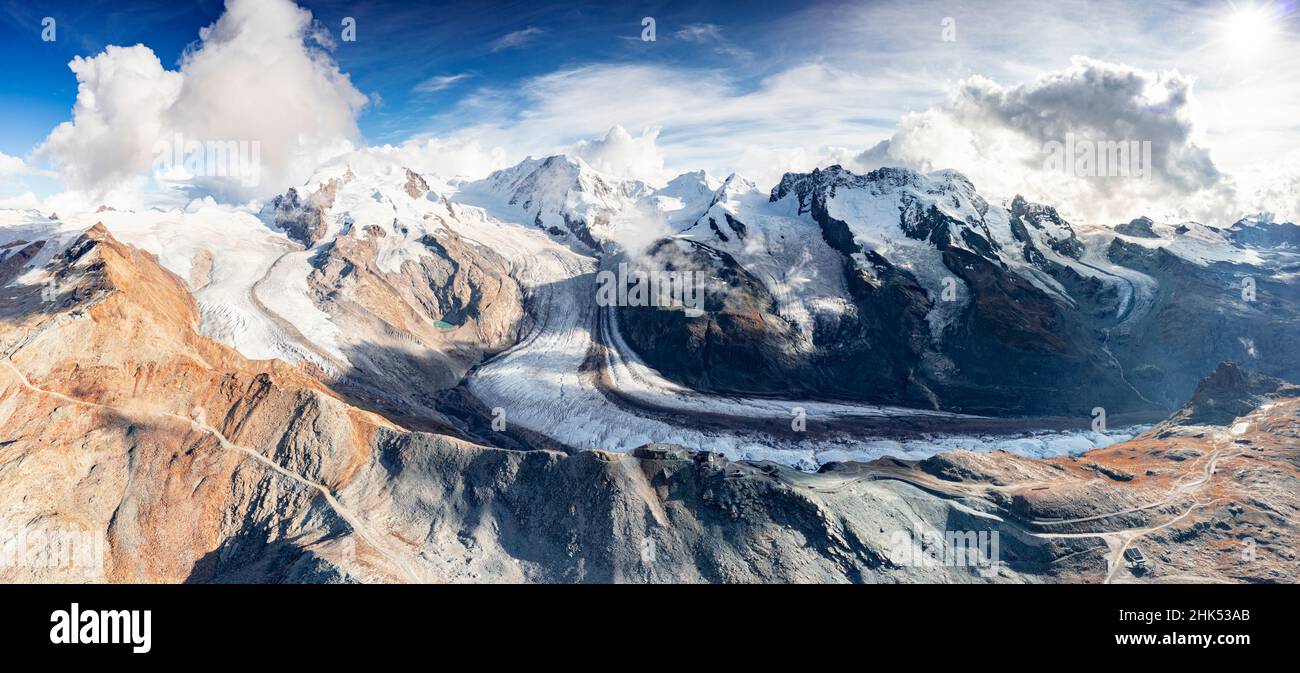 Veduta aerea panoramica del Gorner Glacier, Lyskamm, Monte Rosa, Castor e Pollux, Zermatt, Vallese, Alpi svizzere, Svizzera, Europa Foto Stock