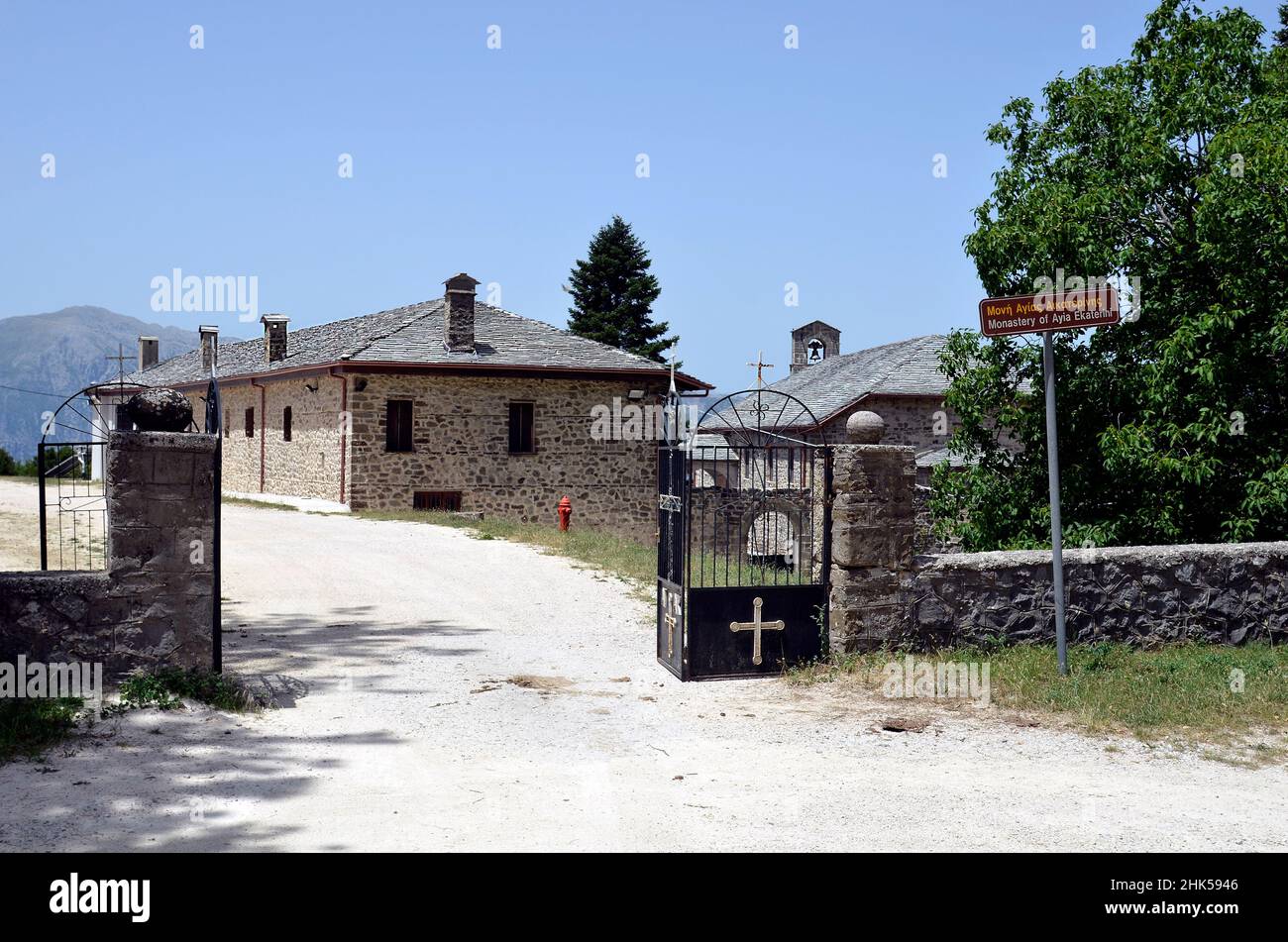 Grecia, monastero di Santa Caterina aka Agia Ekaterini nel Parco Nazionale di Tzoumerka-Peristeri-Arachthos Gorge e valle di Achelous; Foto Stock