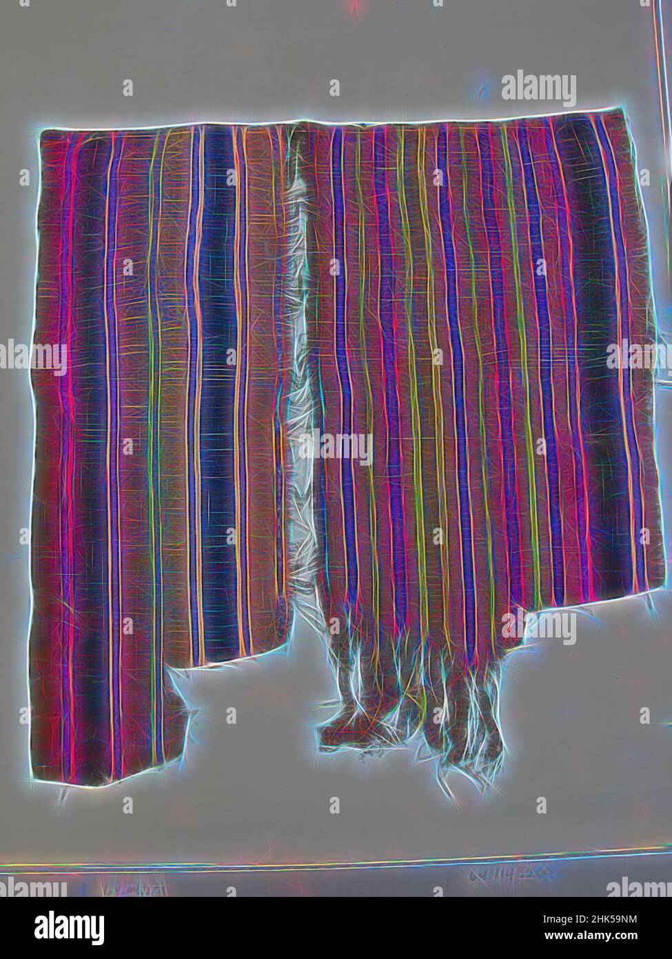 Ispirato da tessuto frammento, indeterminato, Chimú, cotone, 1000-1532, Orizzonte intermedio o ritardo, 11 1/4 x 4 1/4 pollici, 28,6 x 10,8 cm, reinventato da Artotop. L'arte classica reinventata con un tocco moderno. Design di calda e allegra luminosità e di raggi di luce. La fotografia si ispira al surrealismo e al futurismo, abbracciando l'energia dinamica della tecnologia moderna, del movimento, della velocità e rivoluzionando la cultura Foto Stock