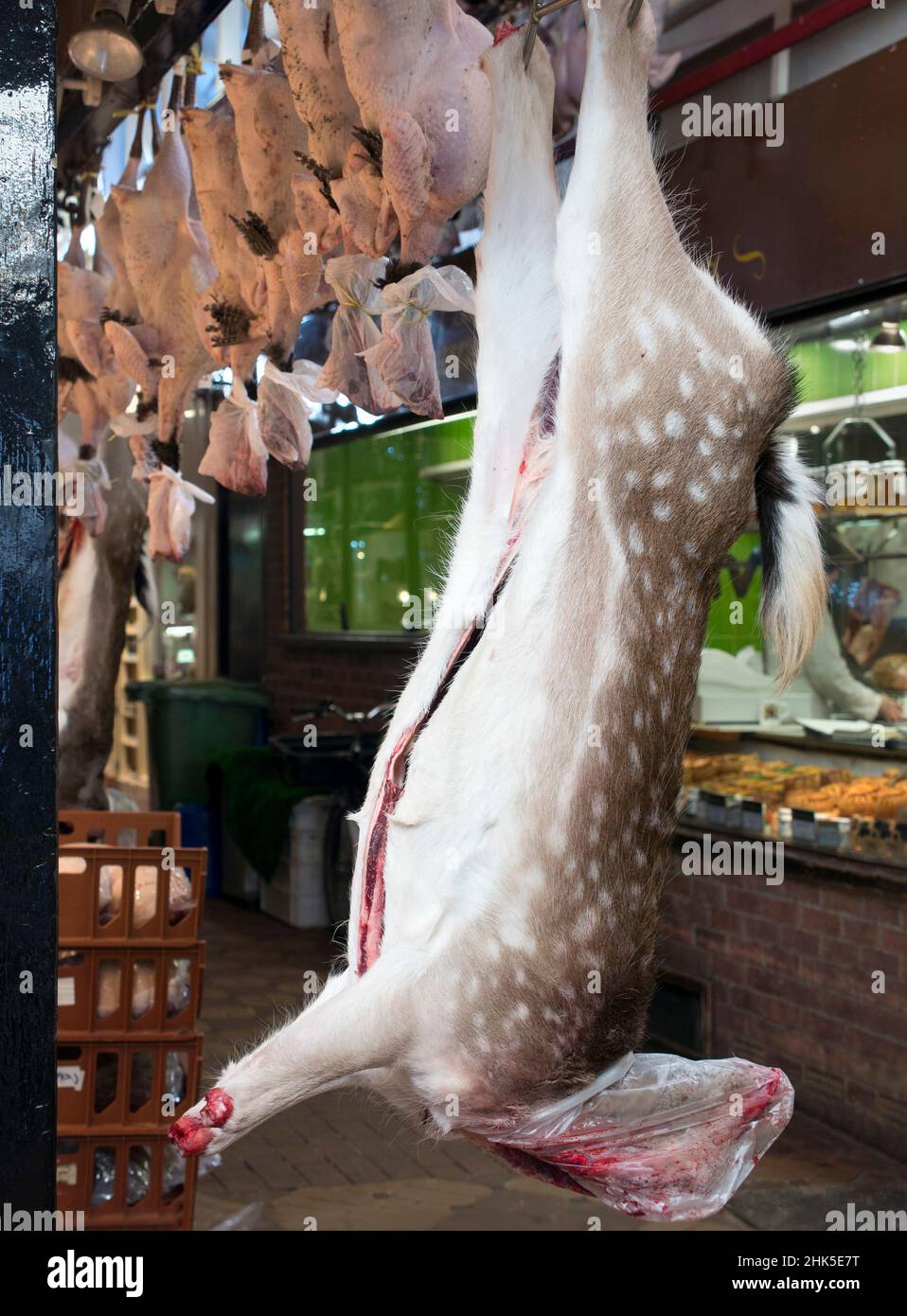 Aperto nel 1774, lo storico mercato coperto di Oxford da allora fornisce ottimi cibi ai college della Oxford University. E questi ragazzi sanno come e. Foto Stock