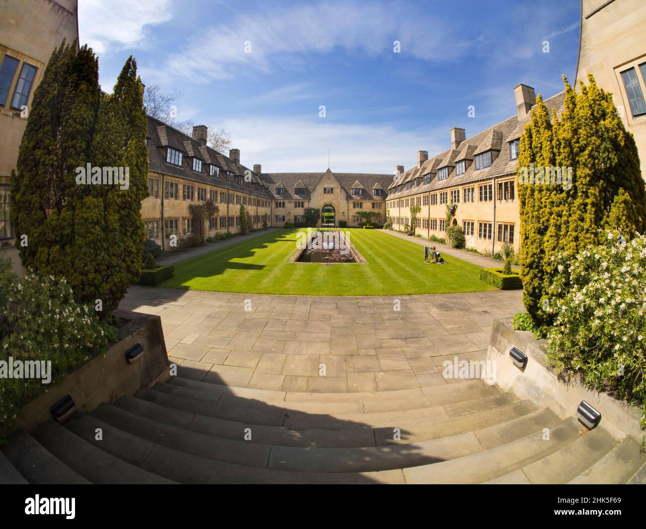 Fondato nel 1937 - ieri dagli standard dell'Oxford College - Nuffield è uno dei college più recenti di Oxford, nonché uno dei più piccoli, con solo intorno Foto Stock