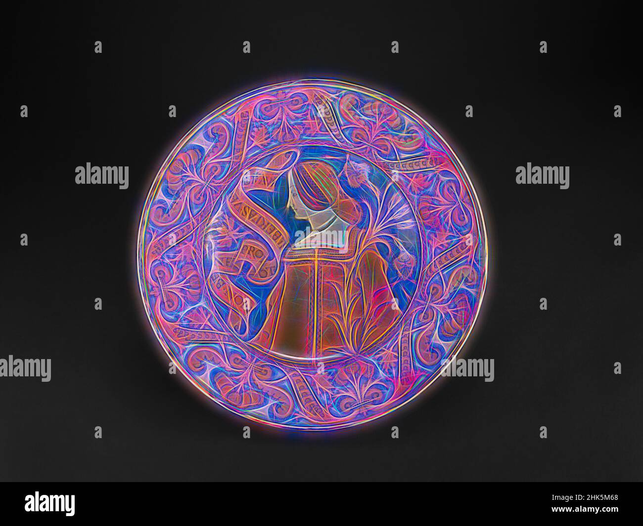 Ispirato da piatto, italiano, c.1500–1520, terracotta vetrata, fabbricato a Deruta, Umbria, Italia, Europa, Ceramica, contenitori, 3 1/8 x 16 7/8 poll. (7,9 x 42,9 cm, riimmaginato da Artotop. L'arte classica reinventata con un tocco moderno. Design di calda e allegra luminosità e di raggi di luce. La fotografia si ispira al surrealismo e al futurismo, abbracciando l'energia dinamica della tecnologia moderna, del movimento, della velocità e rivoluzionando la cultura Foto Stock