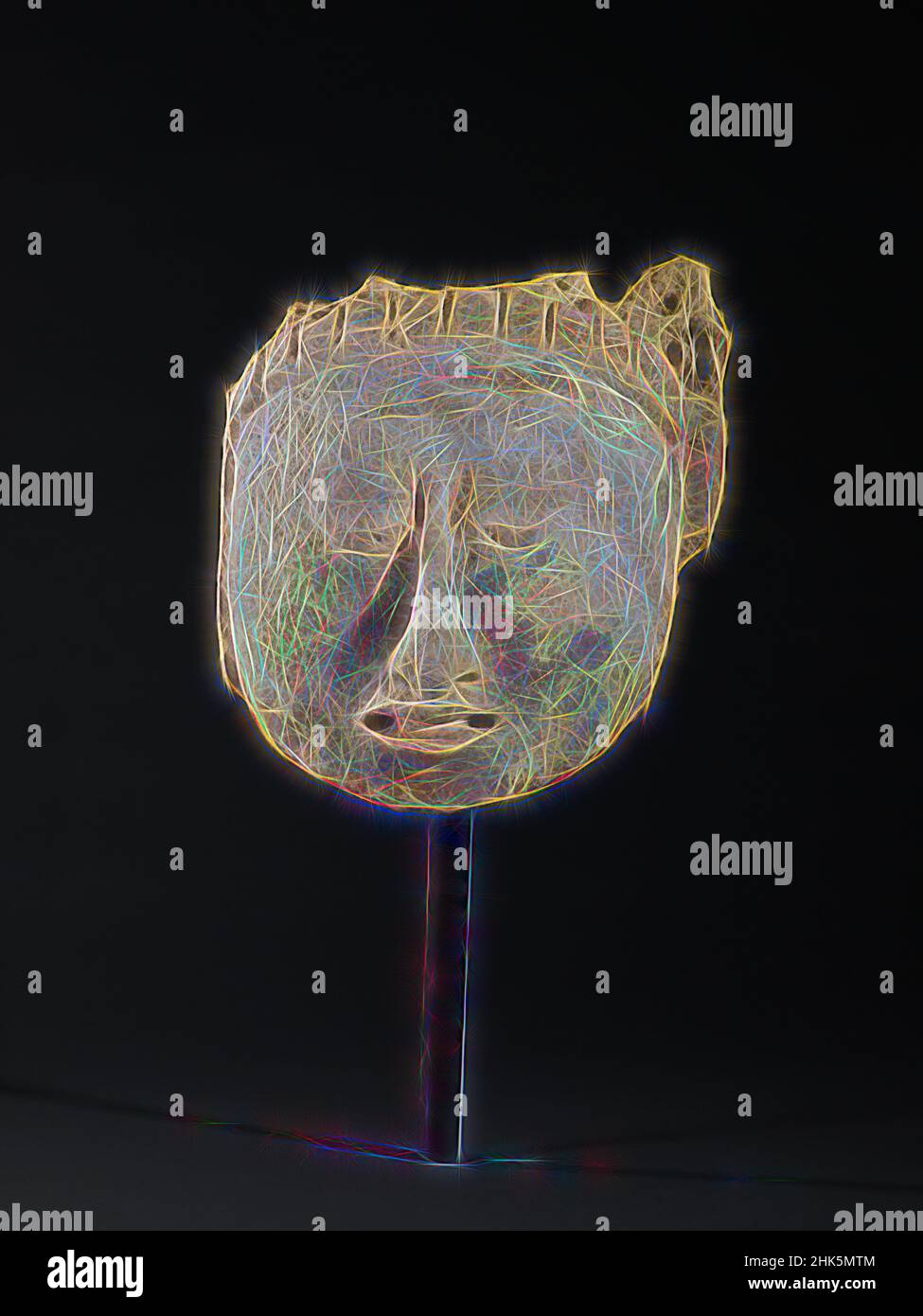 Ispirato alla testa di un personaggio, Maya, tardo periodo classico, 600–909, c. 900–, Stucco con pigmento, Messico, America settentrionale e centrale, ceramica, 11 x 8 7/8 x 6 11/16 poll. (28 x 22,5 x 17 cm, reinventato da Artotop. L'arte classica reinventata con un tocco moderno. Design di calda e allegra luminosità e di raggi di luce. La fotografia si ispira al surrealismo e al futurismo, abbracciando l'energia dinamica della tecnologia moderna, del movimento, della velocità e rivoluzionando la cultura Foto Stock