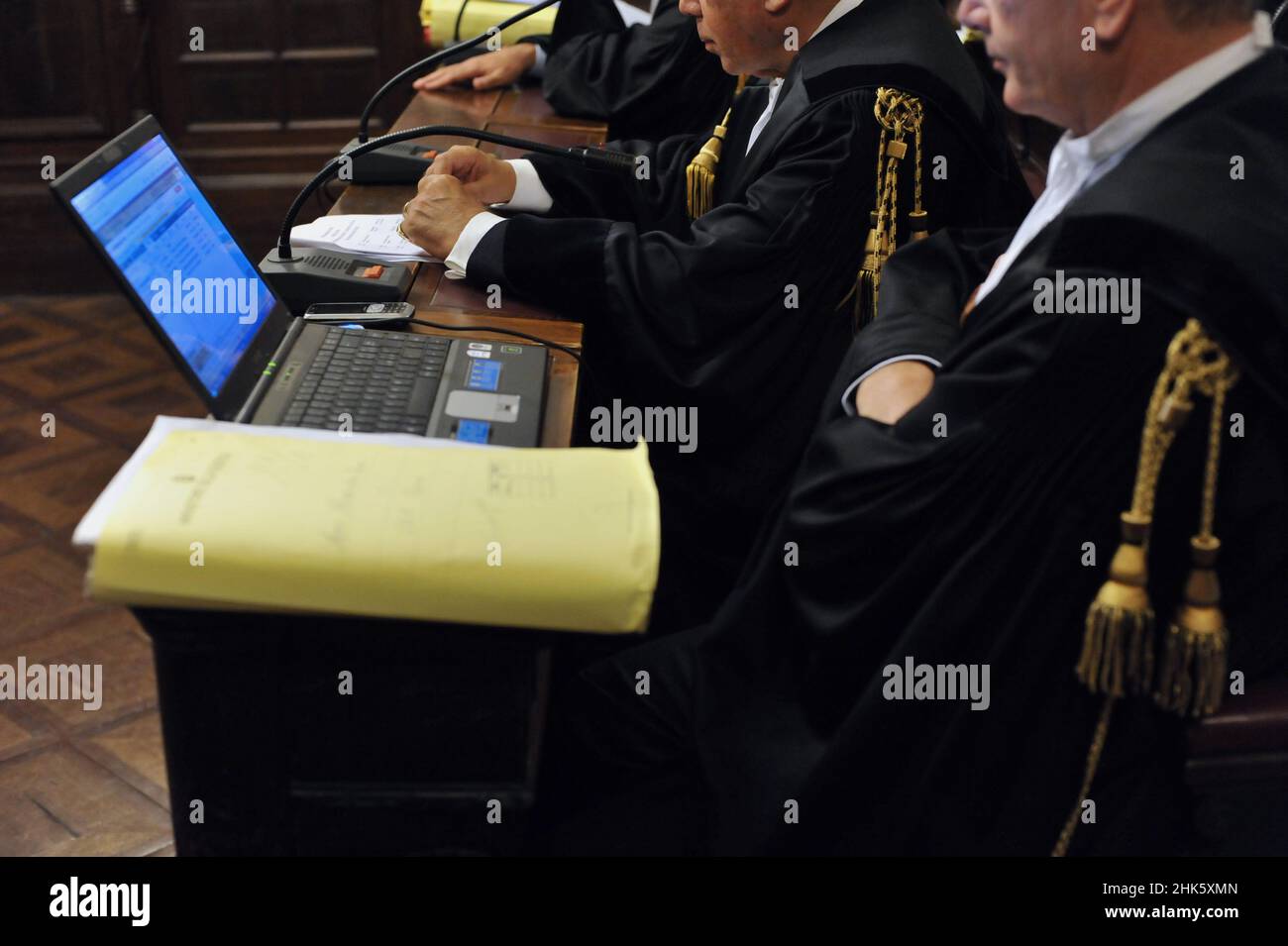 Roma, Italia 27/10/2010: Avvocati alle audizioni. © Andrea Sabbadini Foto Stock