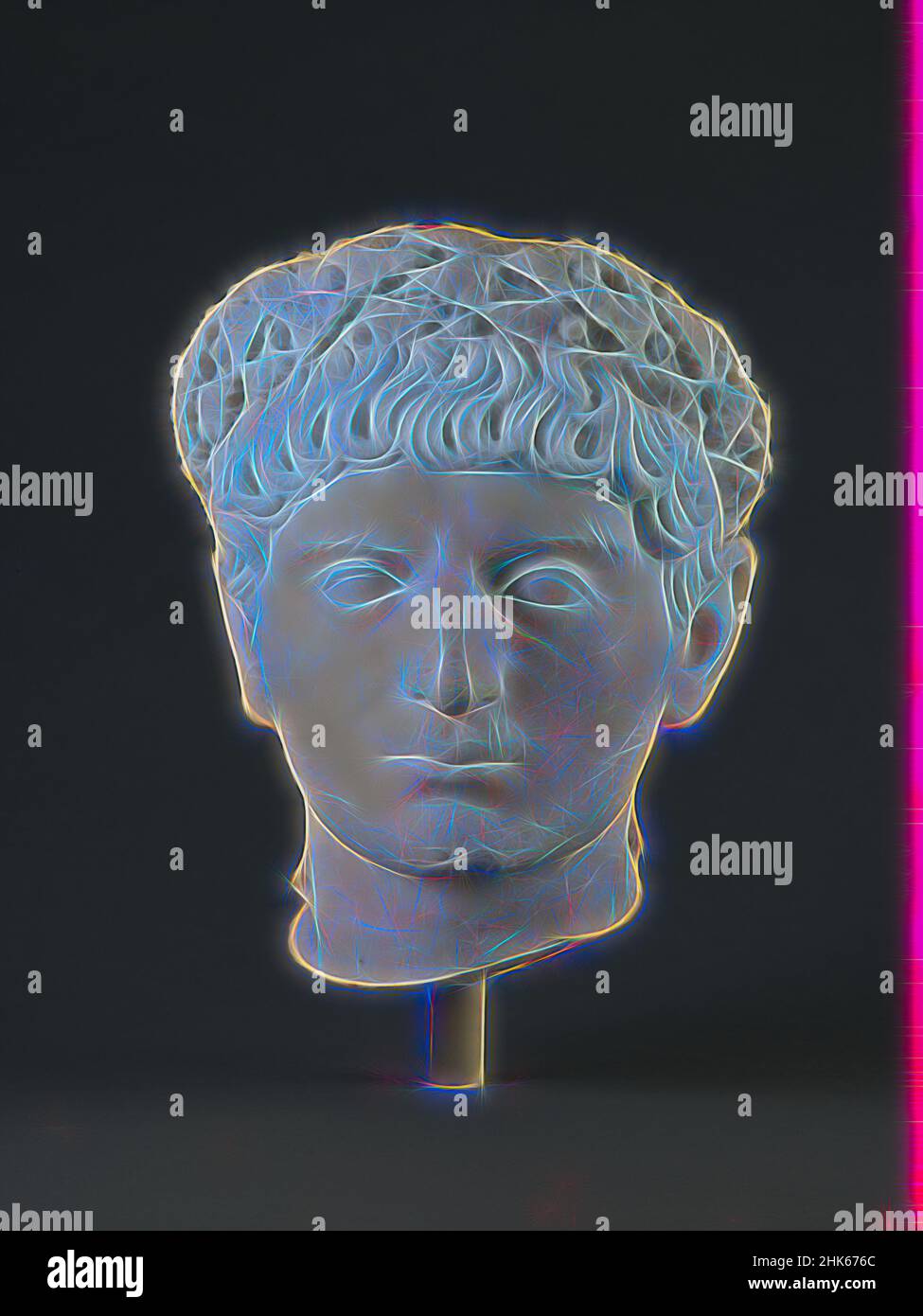 Ispirato dal Capo di un giovane, romano, periodo imperiale, 27 AC-ad 330, forse periodo flaviano, 69–96, da metà a fine 1st secolo, marmo, Impero Romano, scultura, pietra e minerale, altezza: 10 1/2 cm (26,7 cm, riimmaginato da Artotop. L'arte classica reinventata con un tocco moderno. Design di calda e allegra luminosità e di raggi di luce. La fotografia si ispira al surrealismo e al futurismo, abbracciando l'energia dinamica della tecnologia moderna, del movimento, della velocità e rivoluzionando la cultura Foto Stock