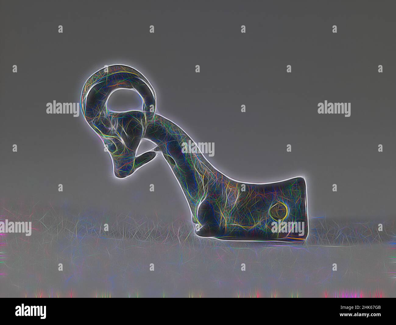 Ispirato da Whetstone manico nella forma di un Ibex, Near Eastern, Iranian, Lur, Iron Age, 1350–650 a.C., 1000–700 a.C., Bronzo, provincia del Luristan, Iran, Asia, Vicino Oriente (Medio Oriente), lavorazione dei metalli, utensili e attrezzature, 3 7/16 x 13/16 x 3 1/4 poll. (8,7 x 2 x 8,3 cm, reinventato da Artotop. L'arte classica reinventata con un tocco moderno. Design di calda e allegra luminosità e di raggi di luce. La fotografia si ispira al surrealismo e al futurismo, abbracciando l'energia dinamica della tecnologia moderna, del movimento, della velocità e rivoluzionando la cultura Foto Stock