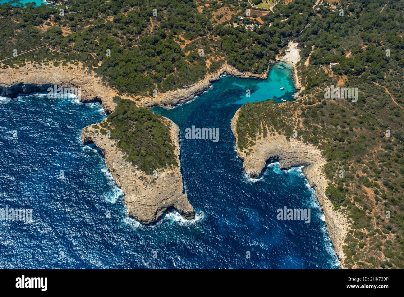 Vista aerea, baia e spiaggia Cala SA Nau, Felanitx, Isole Baleari, Maiorca, Isole Baleari, Spagna, ES, Europa, costa rocciosa, conservazione del paesaggio Foto Stock